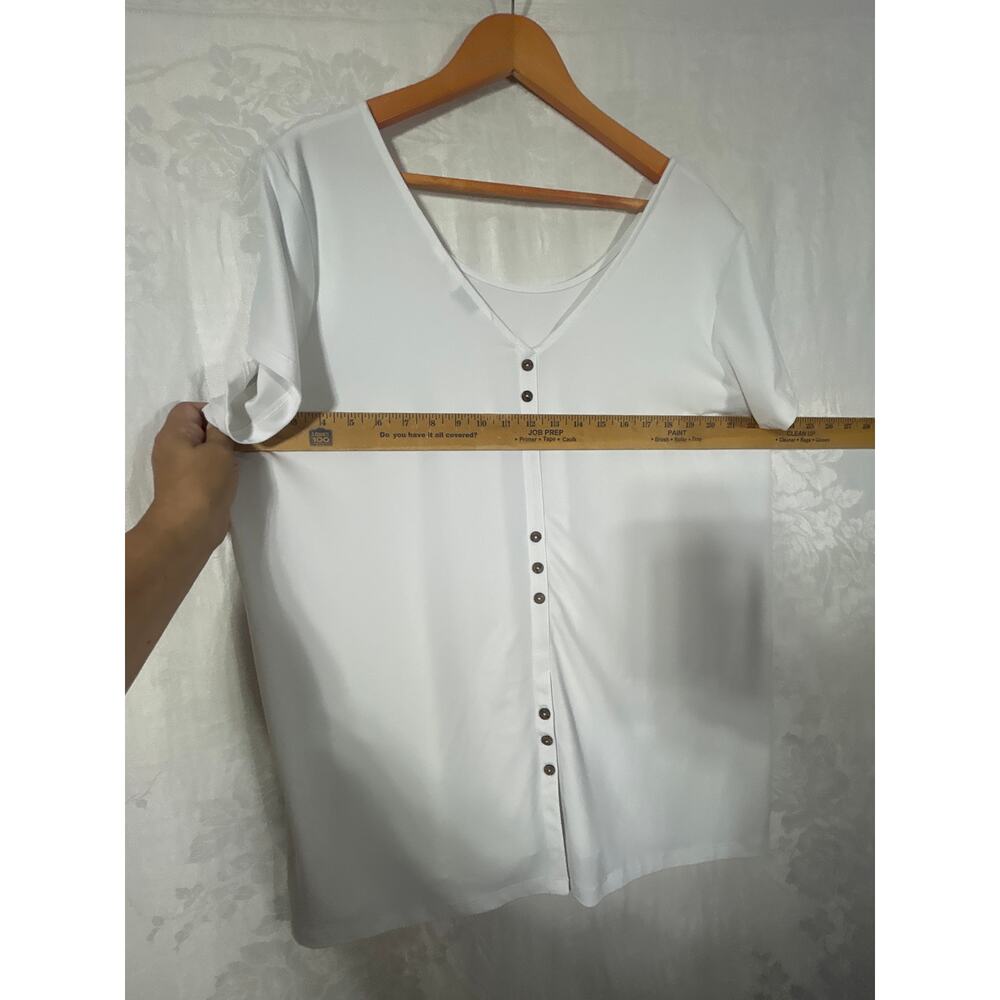 Susan Graver Top XL White Liquid Knit Back Button Detail Short Sleeve - Picture 4 of 9
